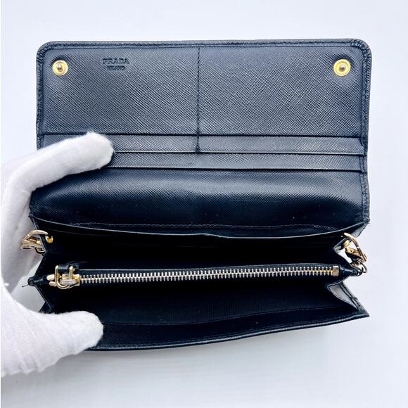 Authentic Prada Black Saffiano Bow Wallet - Picture 4 of 9